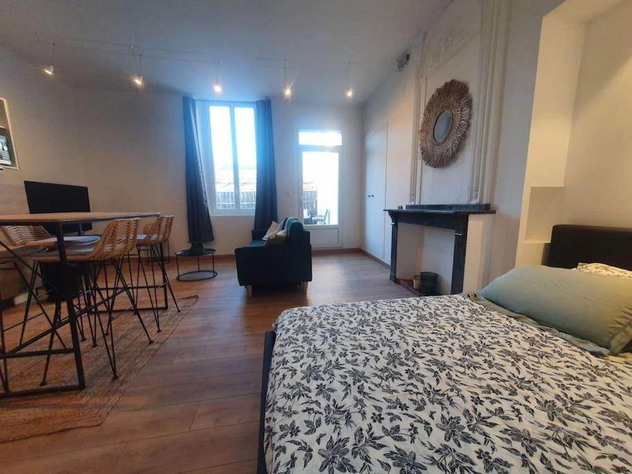-Garrigue- Face A La Cite Medievale Studio Terrasse Classe 4☆ Carcassonne Exterior photo